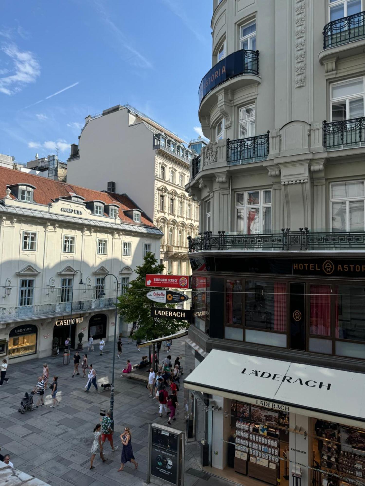 Opera 145 M2 Vienne